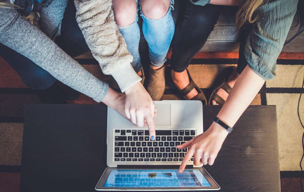 john-schnobrich-2FPjlAyMQTA-unsplash